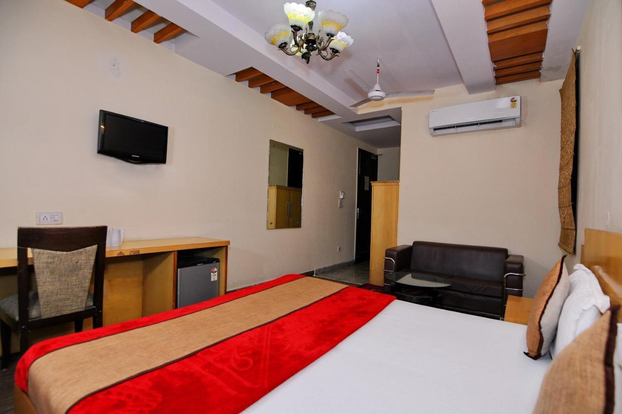 דלהי Hotel Tjs Grand מראה חיצוני תמונה