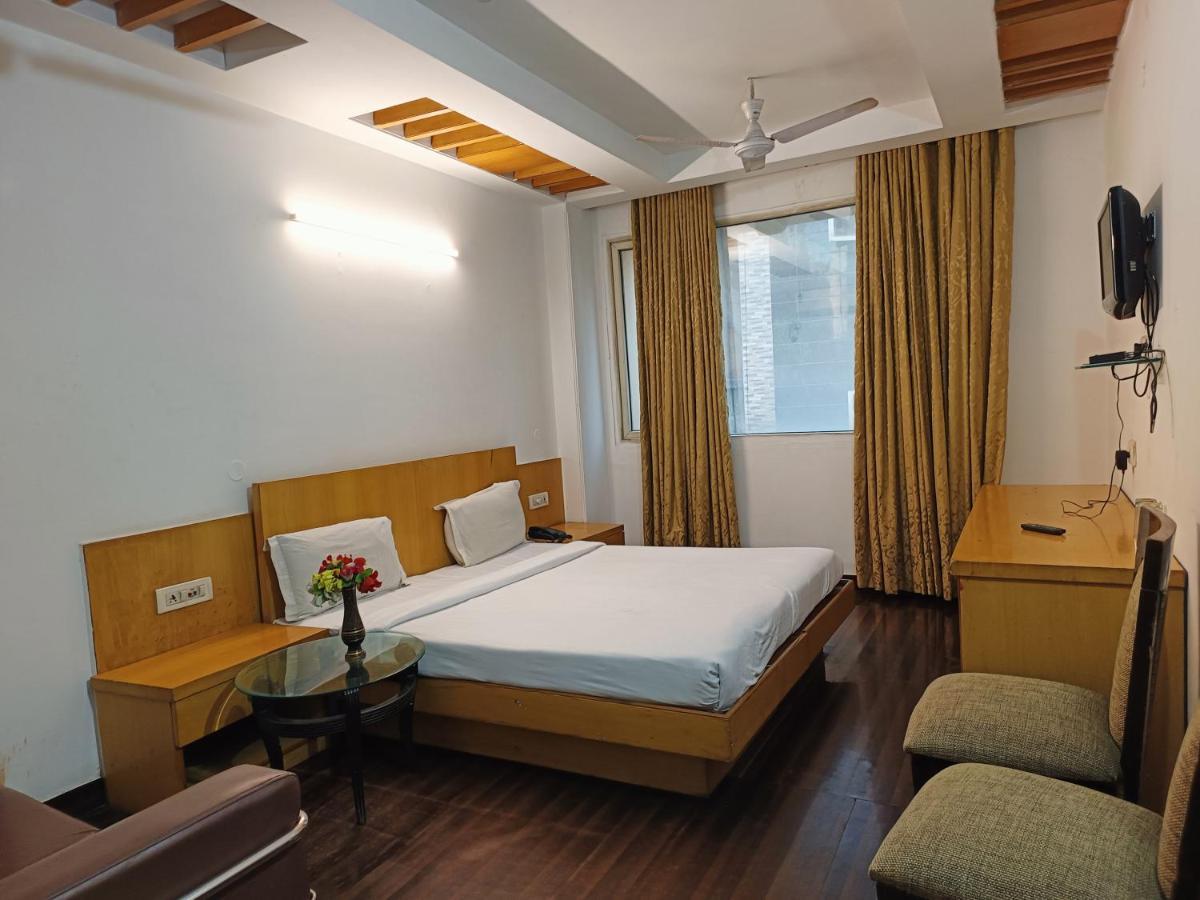 דלהי Hotel Tjs Grand מראה חיצוני תמונה